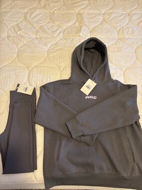 WILO The Label Wellness Club Women's Gray Logo Hoodie & Leggings (S)